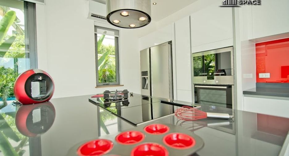 À louer et à vendre 4 chambres villa à Bang Lamung, Chonburi