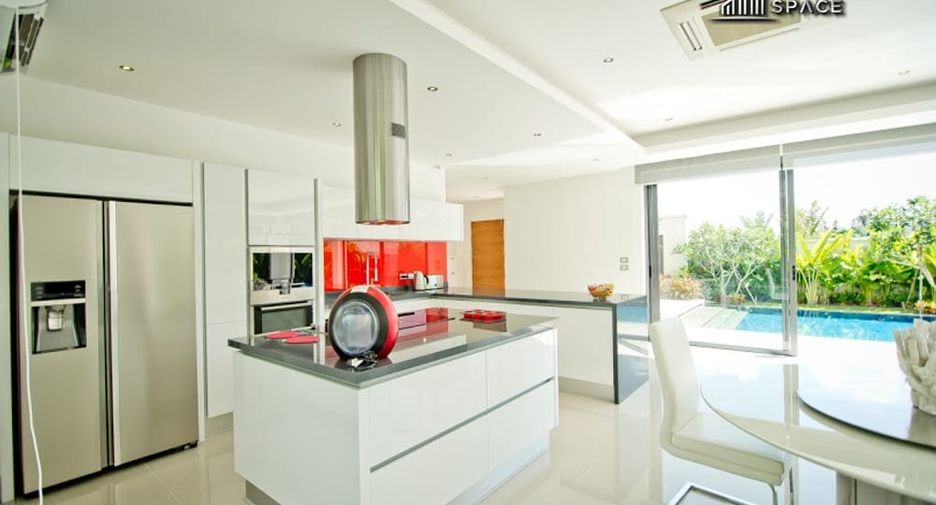 À louer et à vendre 4 chambres villa à Bang Lamung, Chonburi