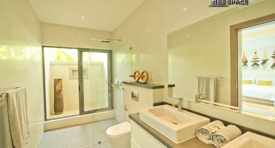 À louer et à vendre 4 chambres villa à Bang Lamung, Chonburi
