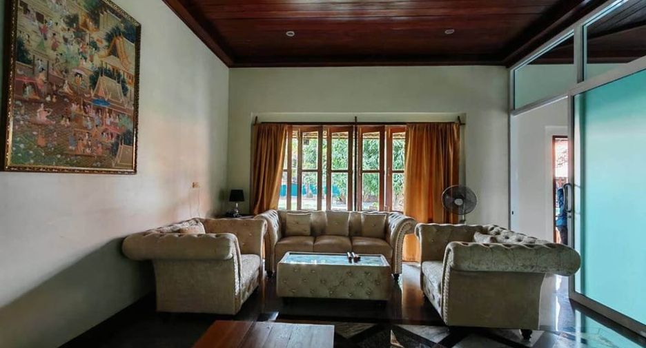 Villa en alquiler de 6 habitaciones en Bang Lamung, Chonburi
