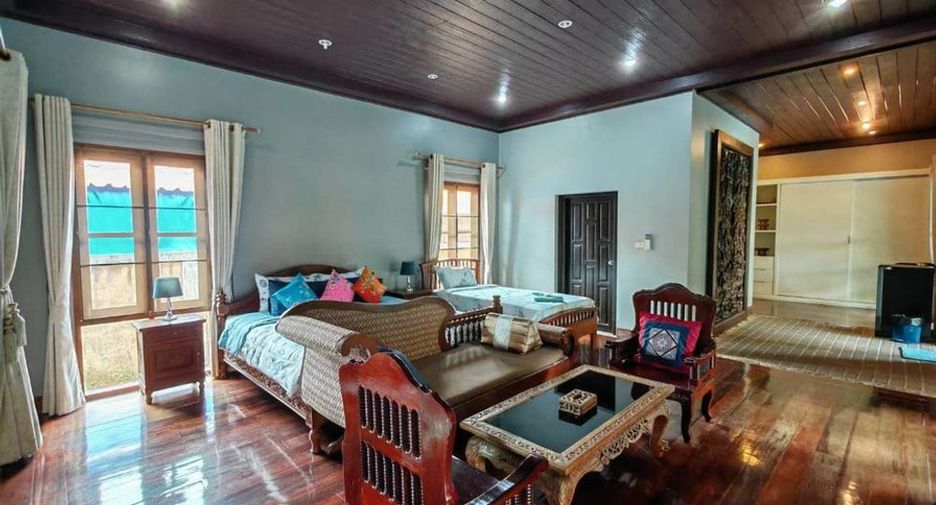 Villa en alquiler de 6 habitaciones en Bang Lamung, Chonburi