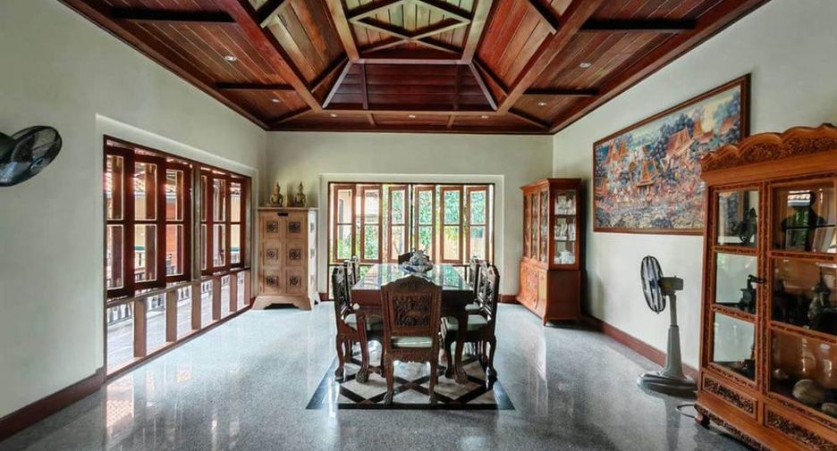 Villa en alquiler de 6 habitaciones en Bang Lamung, Chonburi