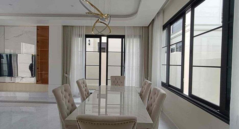 Villa zum Kauf mit 4 Zimmer in Bang Lamung, Chonburi