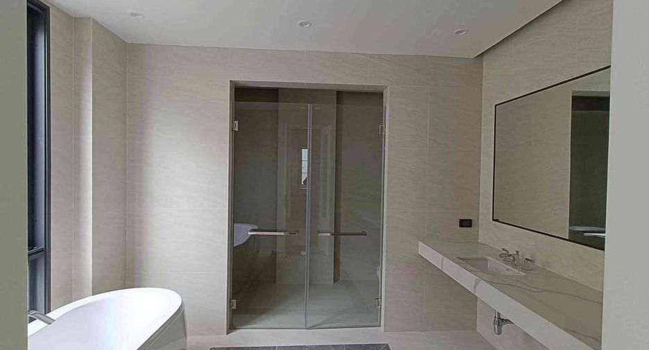 Villa zum Kauf mit 4 Zimmer in Bang Lamung, Chonburi