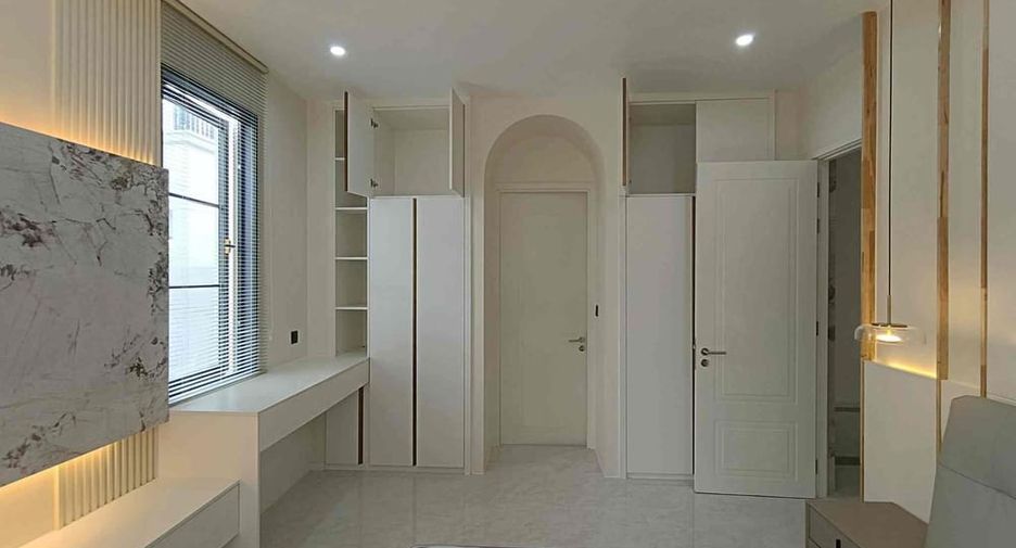 Villa zum Kauf mit 4 Zimmer in Bang Lamung, Chonburi