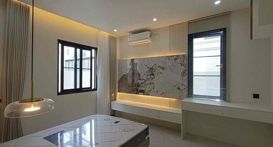Villa zum Kauf mit 4 Zimmer in Bang Lamung, Chonburi