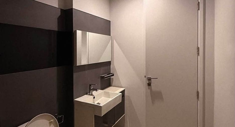 For rent 2 bedrooms condo in Phra Khanong, Bangkok