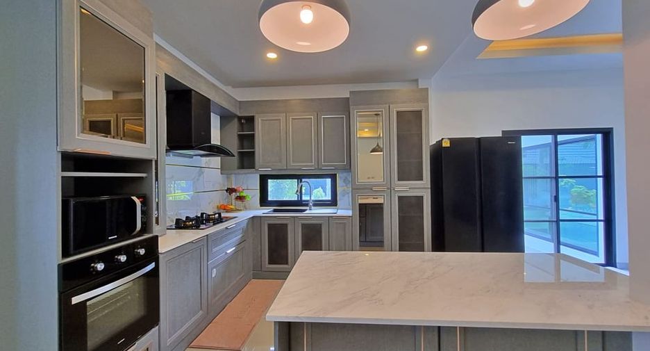 Villa zur Miete mit 5 Zimmer in Bang Lamung, Chonburi