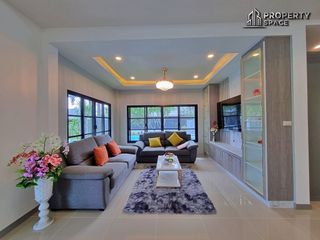 Villa zur Miete mit 5 Zimmer in Bang Lamung, Chonburi