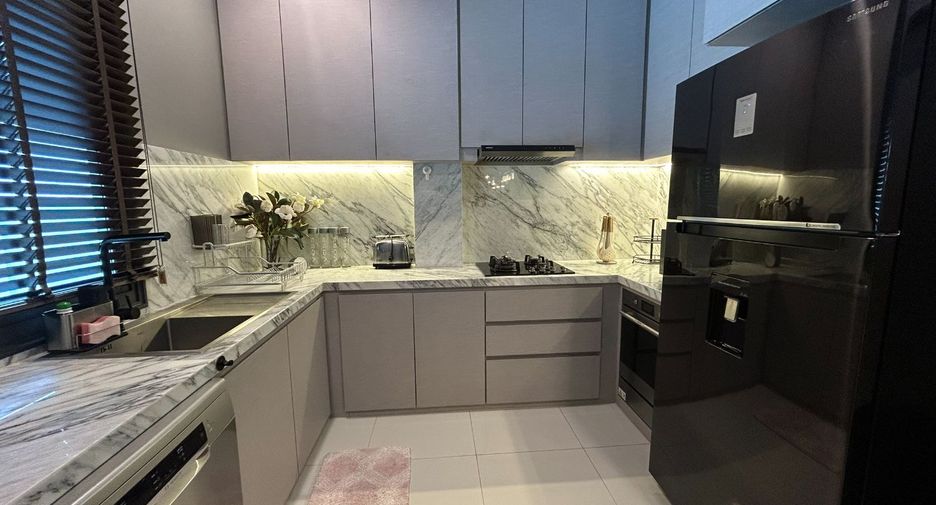 For rent and for sale 4 bedrooms house in Mueang Samut Prakan, Samut Prakan