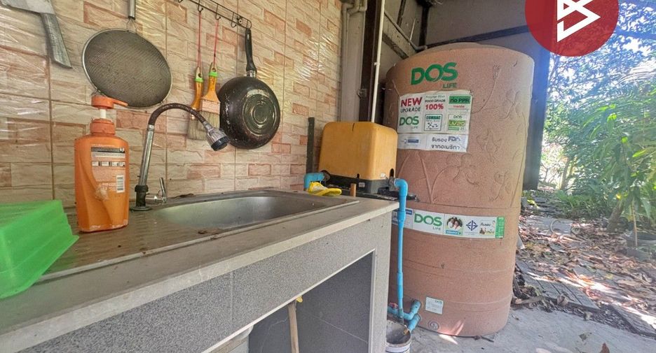 À vendre 4 chambres maison de ville à Mueang Samut Prakan, Samut Prakan