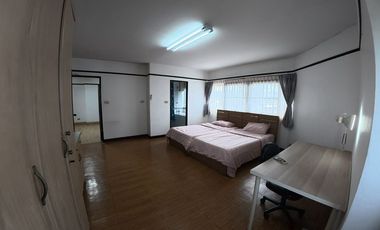 Condo en alquiler de 2 habitaciones en Si Racha, Chonburi