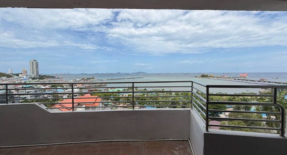 Condo en alquiler de 2 habitaciones en Si Racha, Chonburi