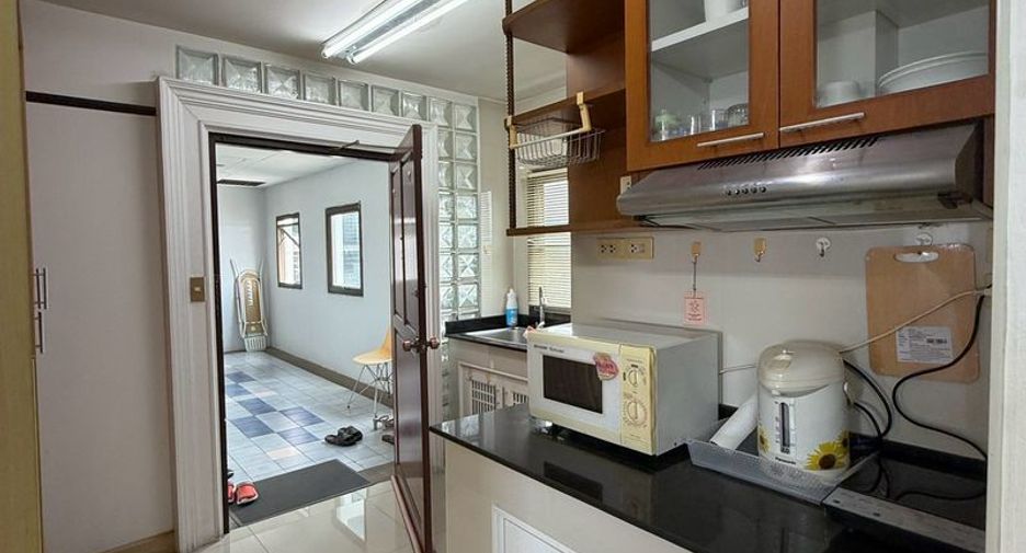Condo en alquiler de 2 habitaciones en Si Racha, Chonburi