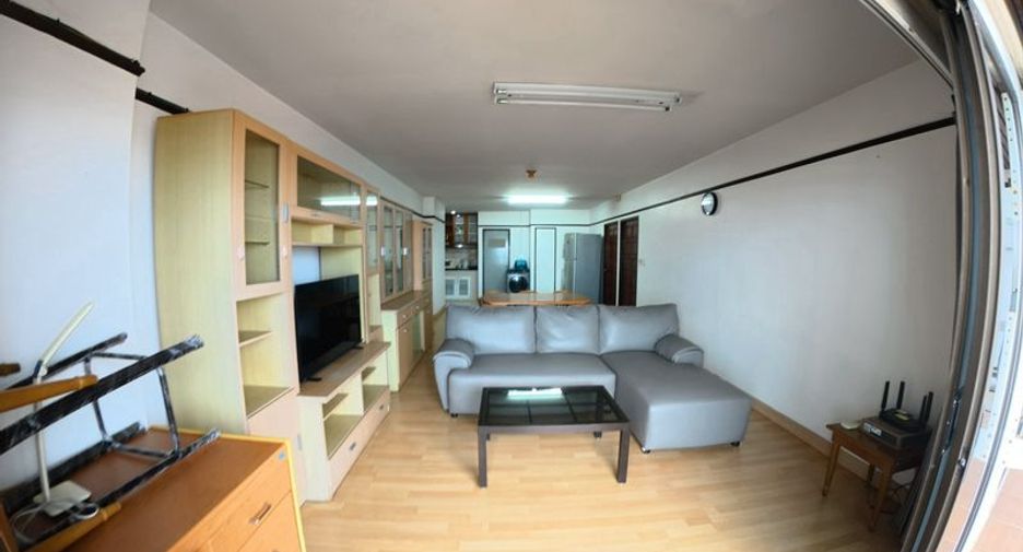 Condo en alquiler de 2 habitaciones en Si Racha, Chonburi