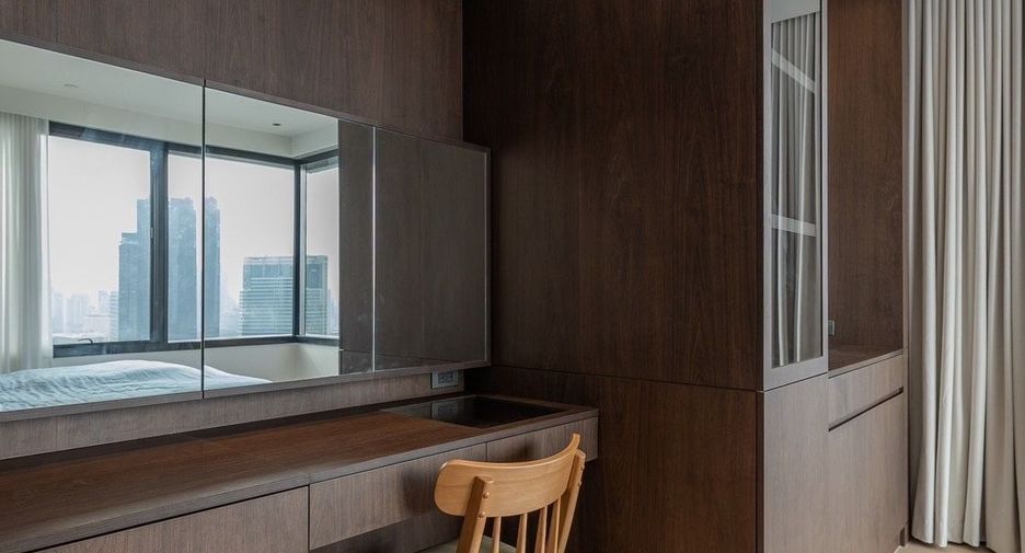 For rent 2 bedrooms apartment in Bang Rak, Bangkok