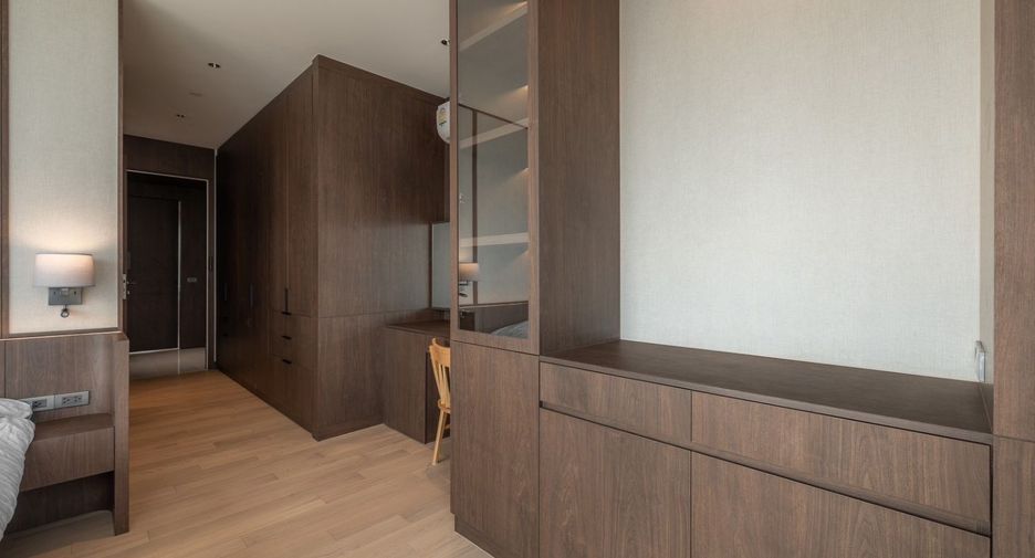 For rent 2 bedrooms apartment in Bang Rak, Bangkok