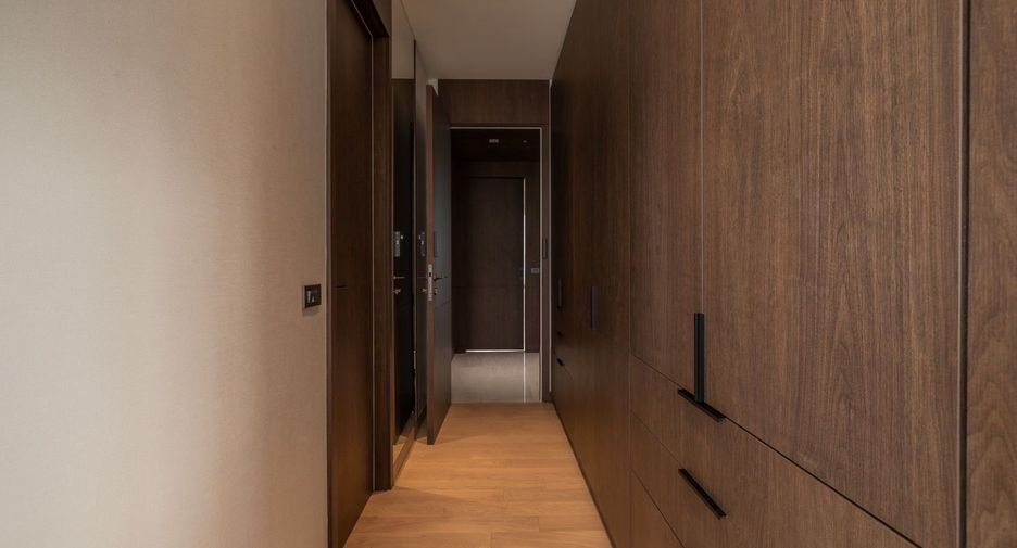 For rent 2 bedrooms apartment in Bang Rak, Bangkok