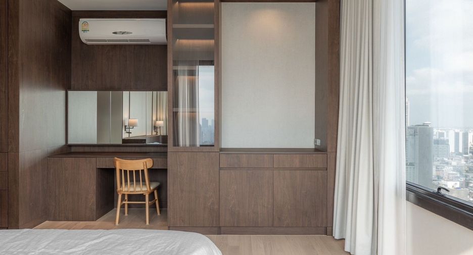 For rent 2 bedrooms apartment in Bang Rak, Bangkok