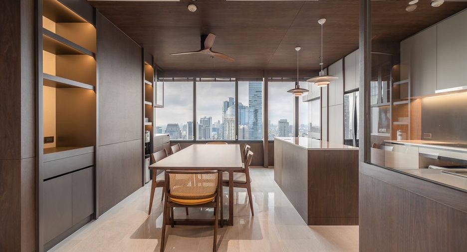 For rent 2 bedrooms apartment in Bang Rak, Bangkok