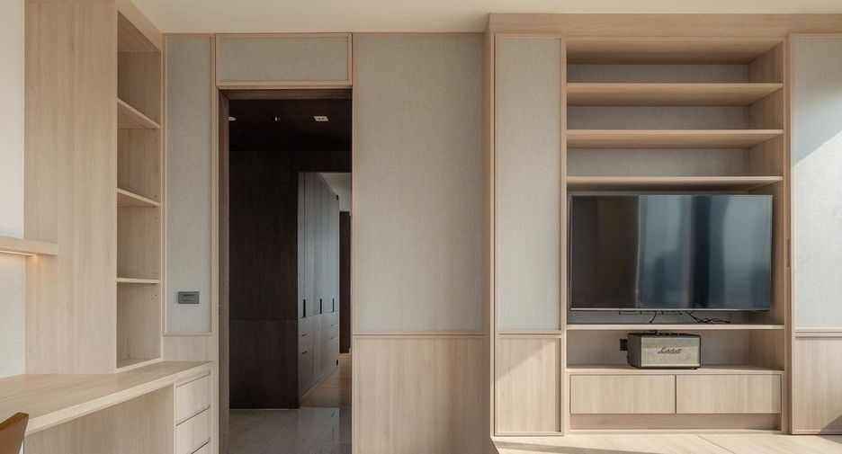 For rent 2 bedrooms apartment in Bang Rak, Bangkok