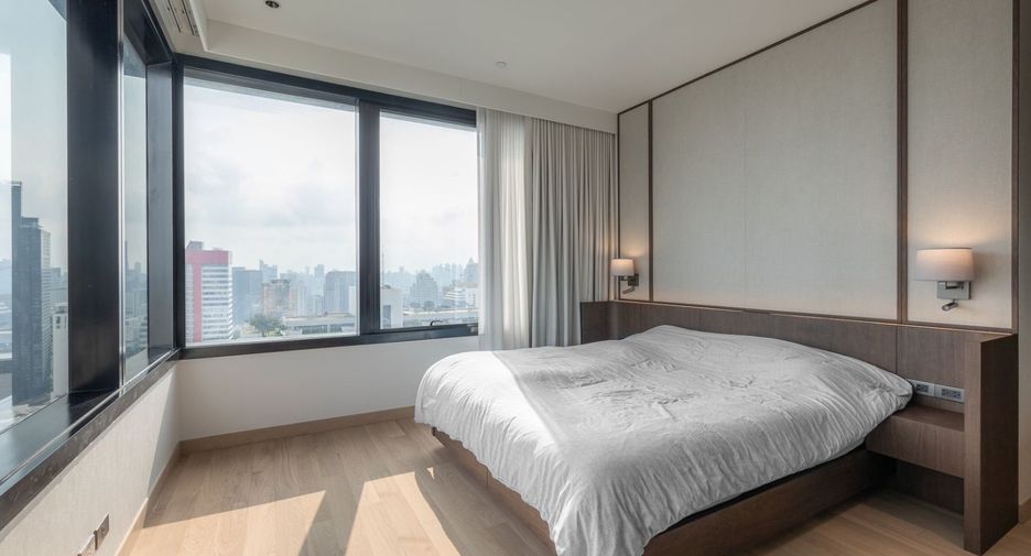 For rent 2 bedrooms apartment in Bang Rak, Bangkok
