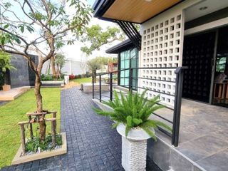 For sale 6 bedrooms house in Phra Samut Chedi, Samut Prakan
