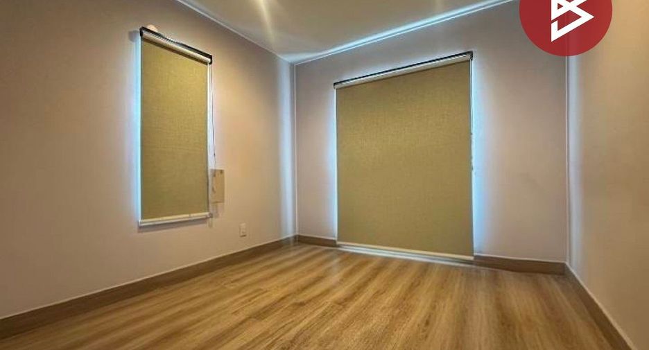 For sale 6 bedrooms house in Phra Samut Chedi, Samut Prakan