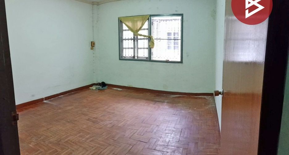 For sale 4 bedrooms townhouse in Mueang Nakhon Sawan, Nakhon Sawan
