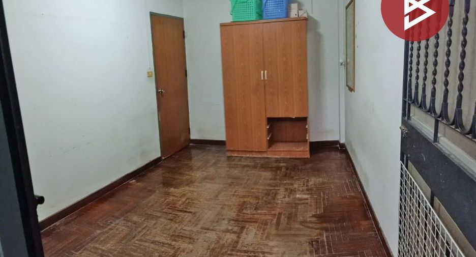 For sale 4 bedrooms townhouse in Mueang Nakhon Sawan, Nakhon Sawan