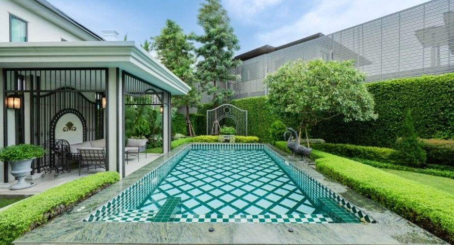 For sale 5 bedrooms house in Saphan Sung, Bangkok