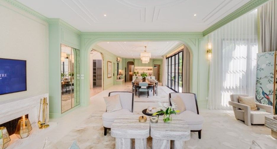 For sale 5 bedrooms house in Saphan Sung, Bangkok