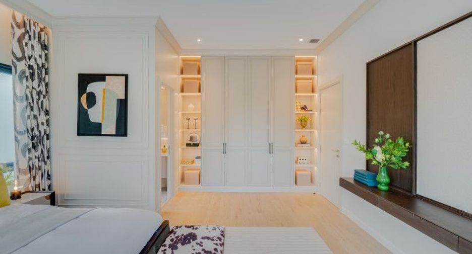 For sale 5 bedrooms house in Saphan Sung, Bangkok