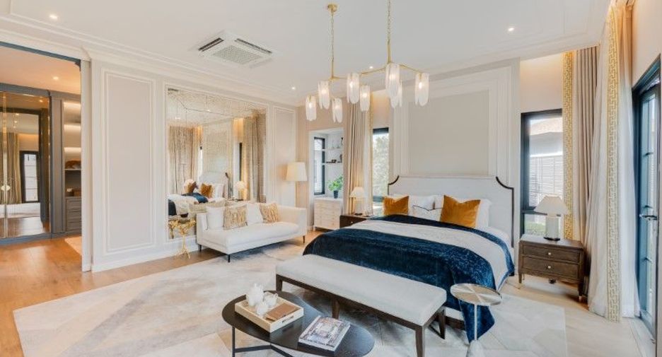 For sale 5 bedrooms house in Saphan Sung, Bangkok