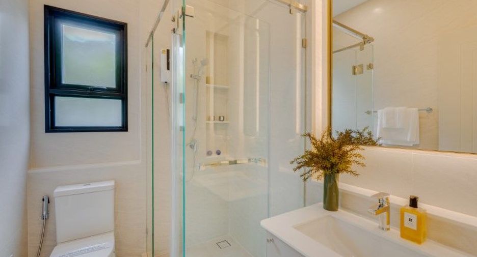 For sale 5 bedrooms house in Saphan Sung, Bangkok