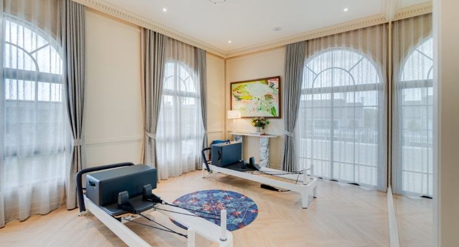 For sale 5 bedrooms house in Saphan Sung, Bangkok