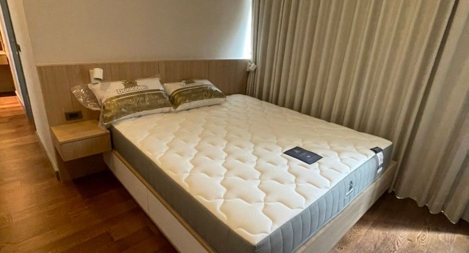 For rent 2 bedrooms apartment in Bang Rak, Bangkok