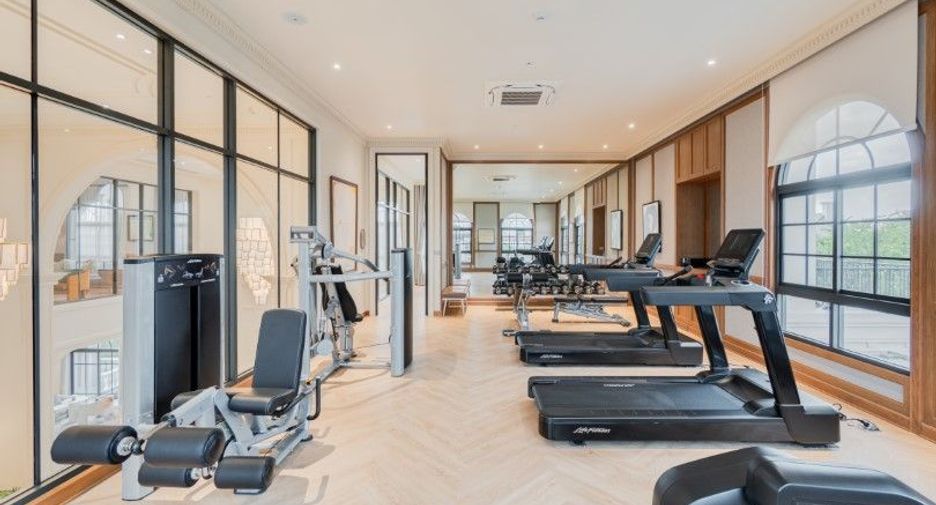 For sale 5 bedrooms house in Saphan Sung, Bangkok