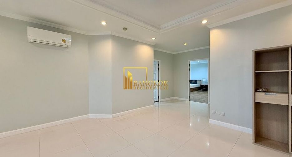 For rent 3 bedrooms condo in Watthana, Bangkok