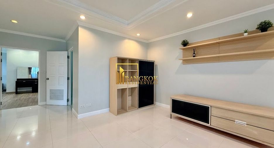 For rent 3 bedrooms condo in Watthana, Bangkok