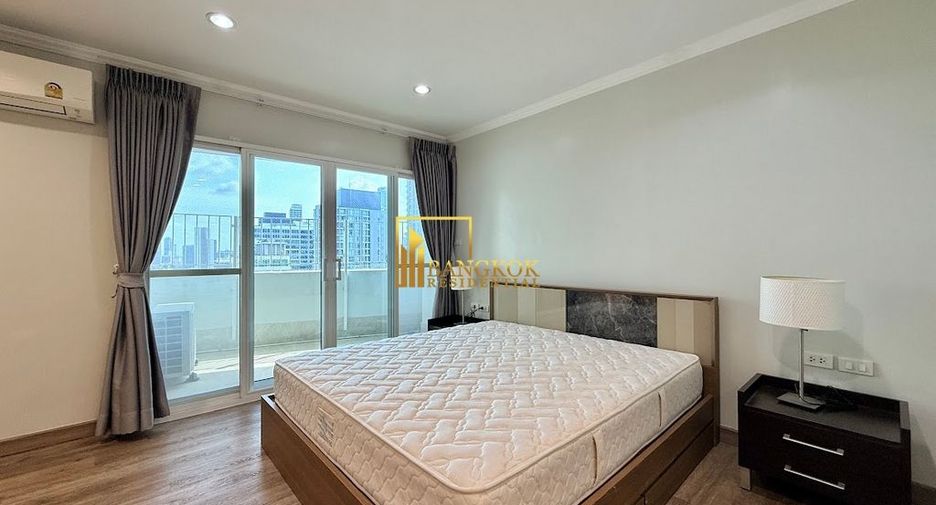 For rent 3 bedrooms condo in Watthana, Bangkok