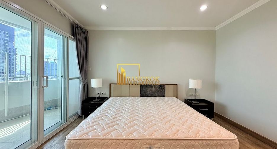 For rent 3 bedrooms condo in Watthana, Bangkok
