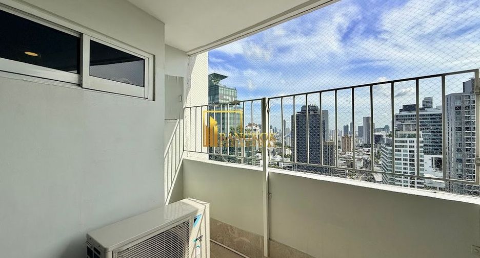 For rent 3 bedrooms condo in Watthana, Bangkok