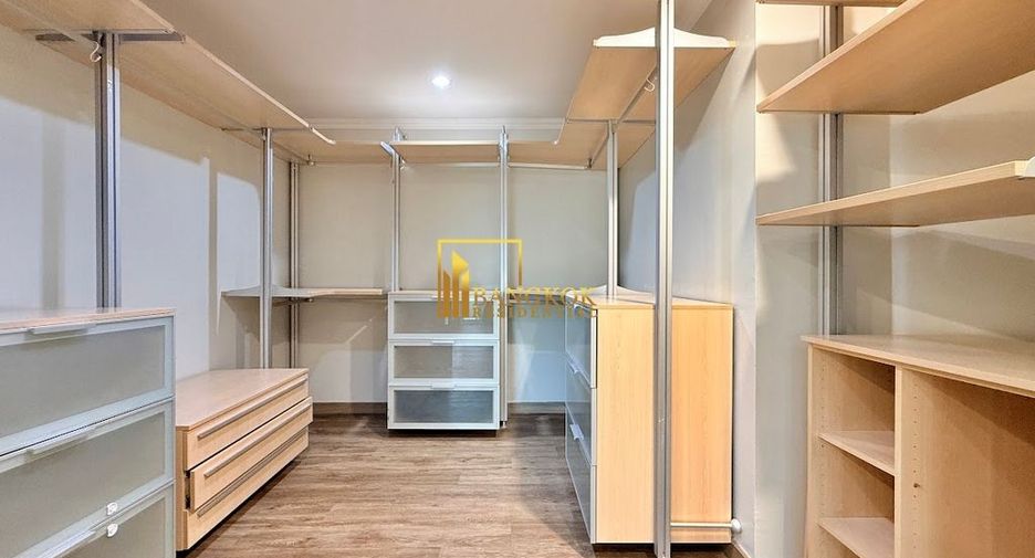 For rent 3 bedrooms condo in Watthana, Bangkok
