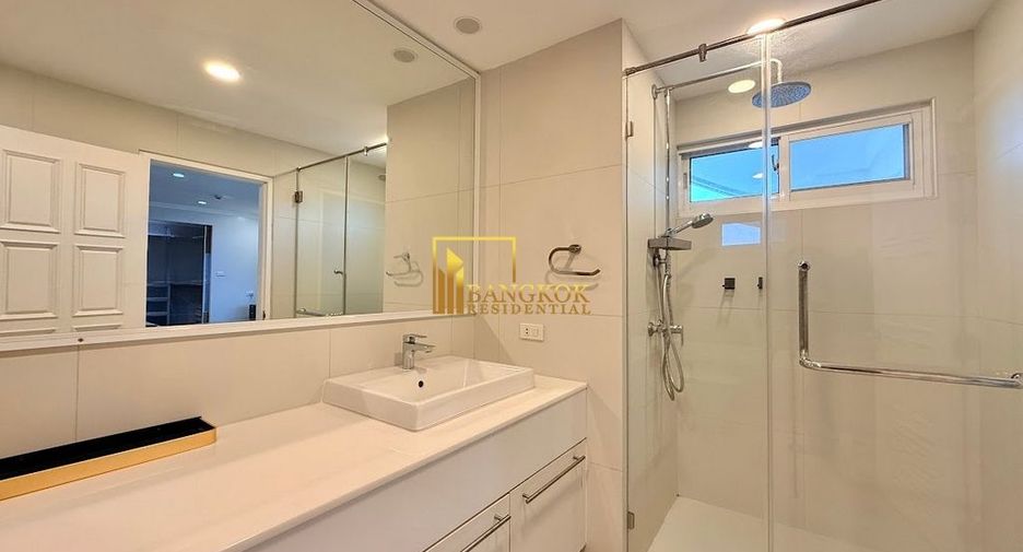 For rent 3 bedrooms condo in Watthana, Bangkok