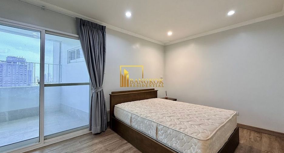 For rent 3 bedrooms condo in Watthana, Bangkok