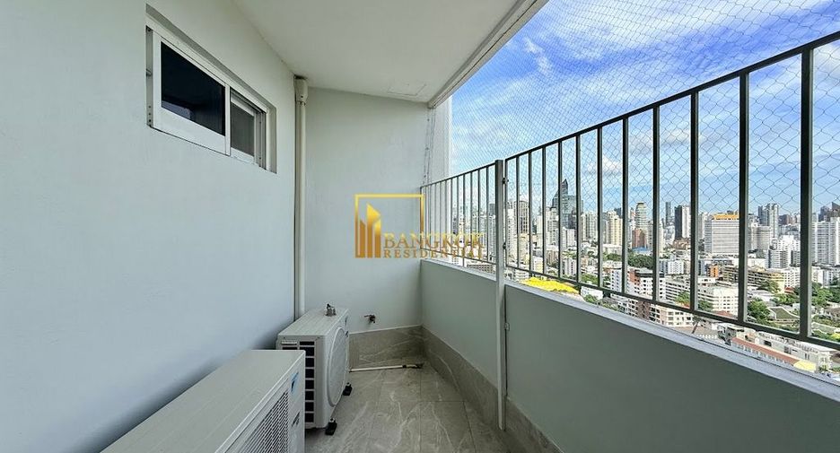 For rent 3 bedrooms condo in Watthana, Bangkok