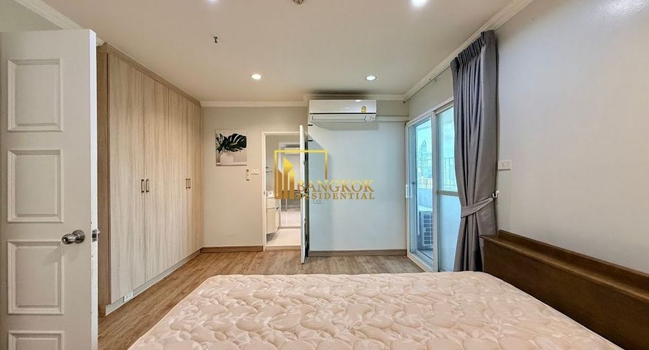 For rent 3 bedrooms condo in Watthana, Bangkok