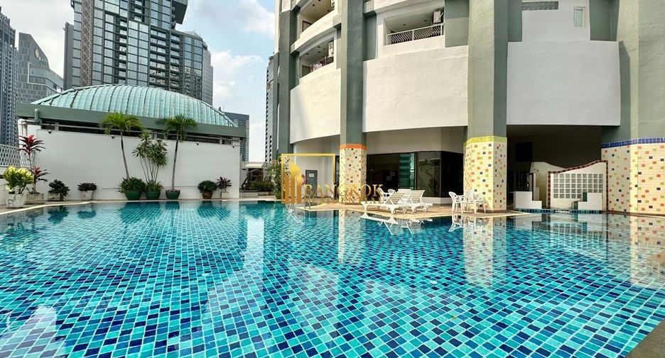 For rent 3 bedrooms condo in Watthana, Bangkok