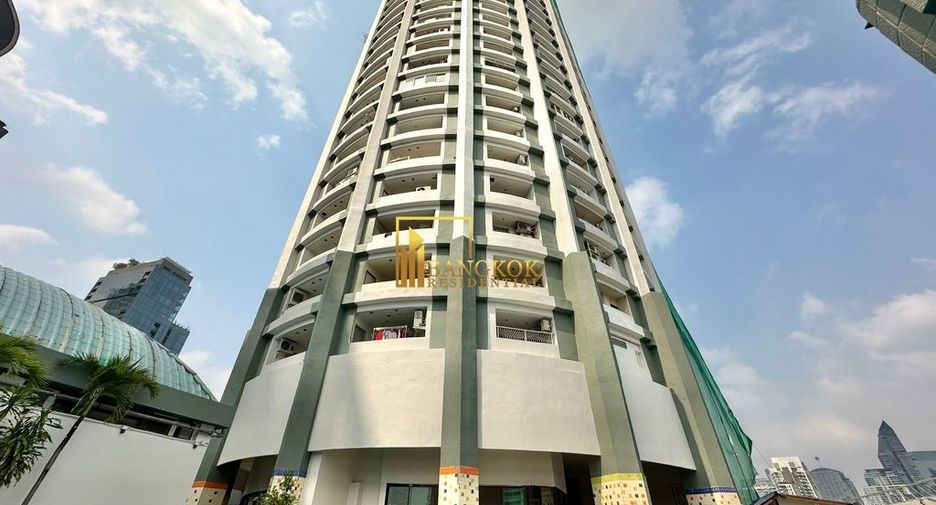 For rent 3 bedrooms condo in Watthana, Bangkok